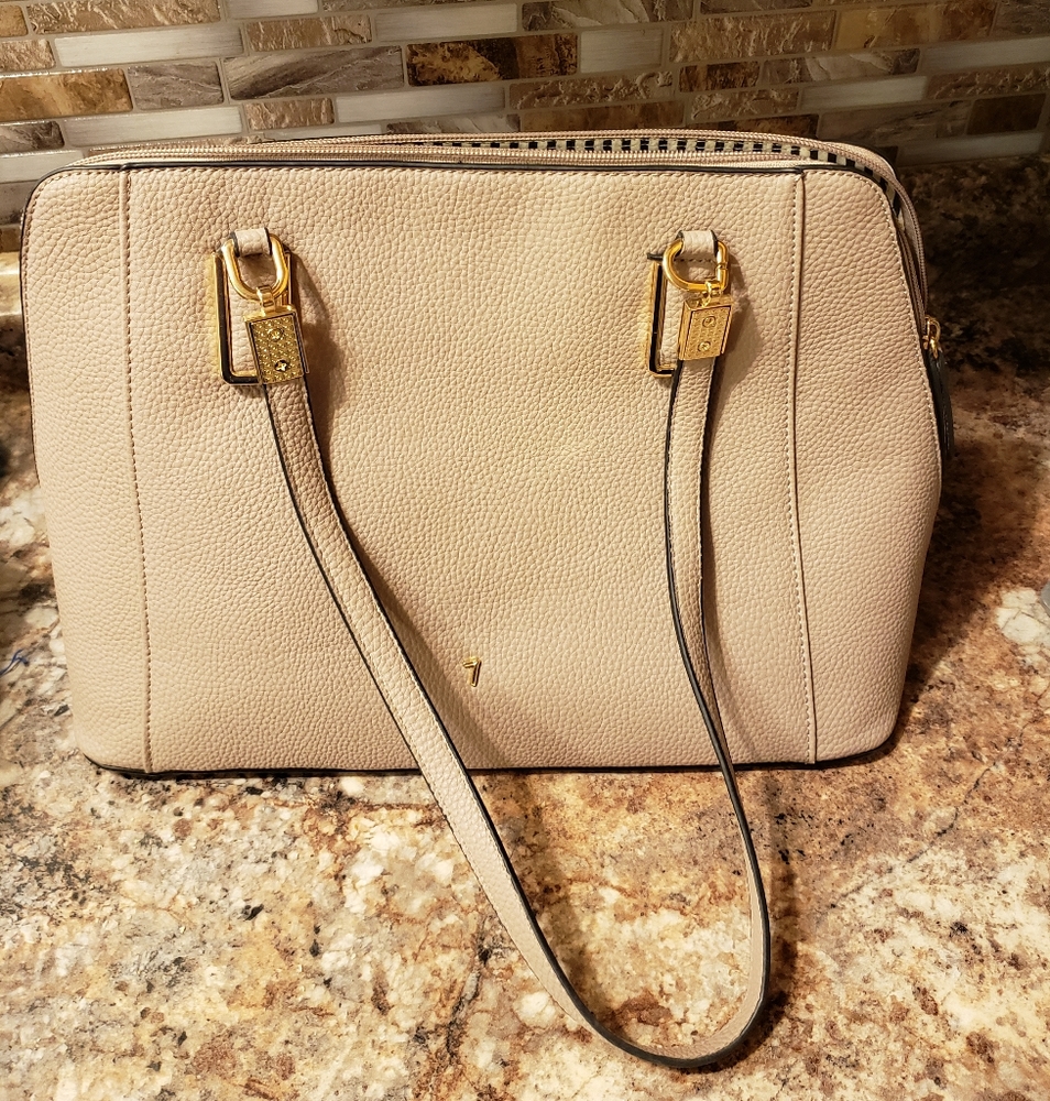 Seven days vegan handbag